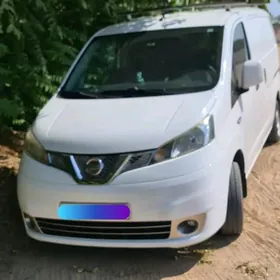 Nissan NV200 2021