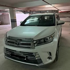 Toyota Highlander 2019