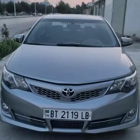 Toyota Camry 2014
