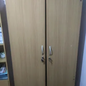 satlyk geyim śkaf