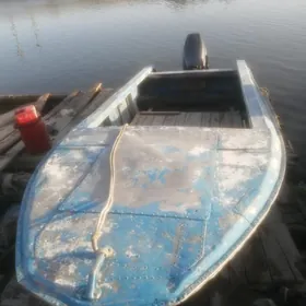 Lodka oka-4 Mator Yamaha 40