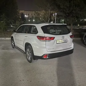 Toyota Highlander 2016