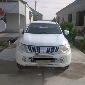 Mitsubishi L200 2016