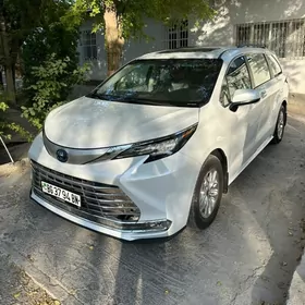 Toyota Sienna 2022
