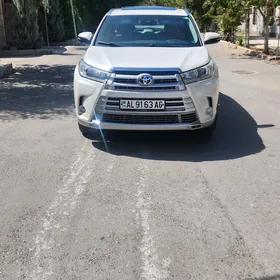 Toyota Highlander 2018