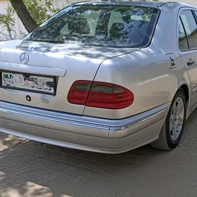 Mercedes-Benz E320 1996