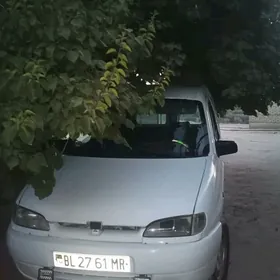 Toyota Carina 1998