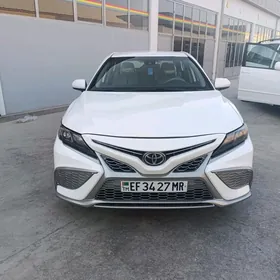 Toyota Camry 2021