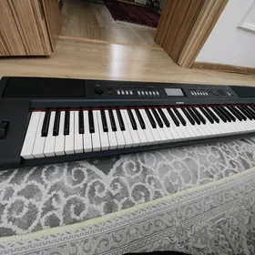 Yamaha electro pianino