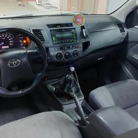 Toyota Hilux 2013