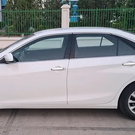 Toyota Camry 2017