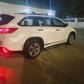 Toyota Highlander 2016