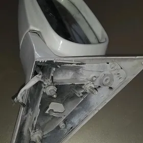 Задний вид Toyota Camry саг тр