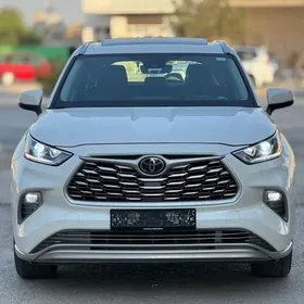 Toyota Highlander 2021
