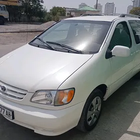 Toyota Sienna 2001
