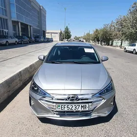 Hyundai Elantra 2020