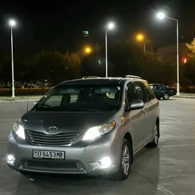 Toyota Sienna 2012