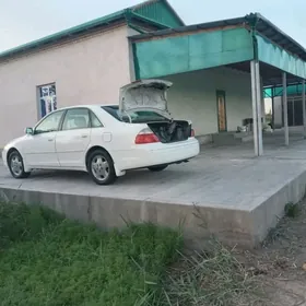 Toyota Avalon 2001