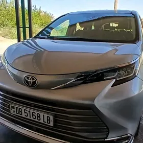 Toyota Sienna 2021