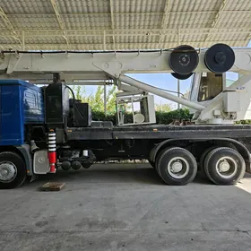 Mercedes-Benz ACTROS 3331 2000