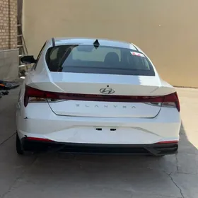 Hyundai Elantra 2021