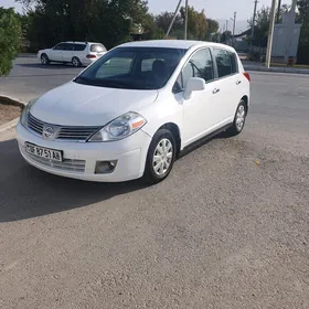Nissan Versa 2012