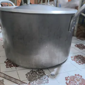 Кастрюля алюминиевая