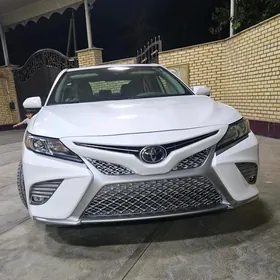 Toyota Camry 2020