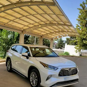 Toyota Highlander 2021