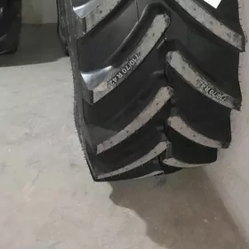 Traktor  710/70R42💯600/70R30