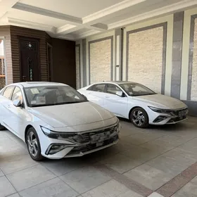 Hyundai Elantra 2025