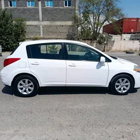 Nissan Versa 2012