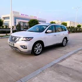 Nissan Pathfinder 2018