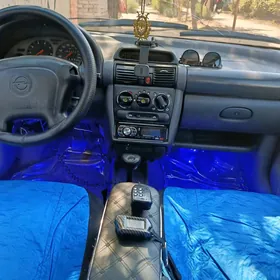 Opel Vita 1996
