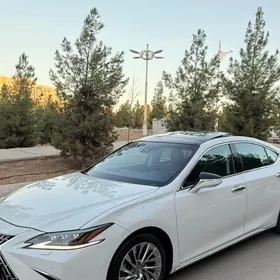 Lexus ES 350 2019