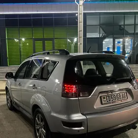 Mitsubishi Outlander 2010