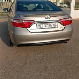 Toyota Camry 2017