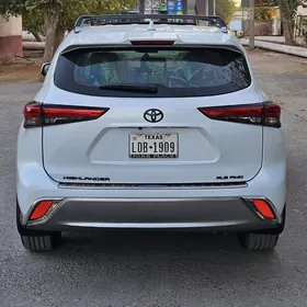 Toyota Highlander 2021