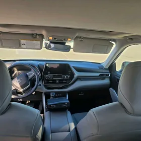Toyota Highlander 2024