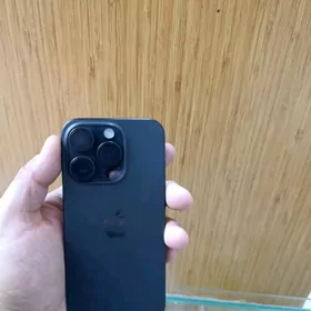 iPhone 15 pro 93 % 1 sim