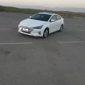 Hyundai Elantra 2020