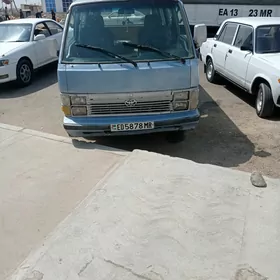 Toyota Hiace 1987