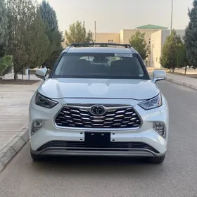 Toyota Highlander 2021