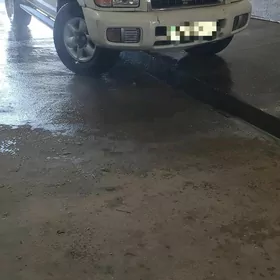 Nissan Pathfinder 2001