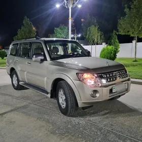 Mitsubishi Pajero 2008