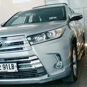 Toyota Highlander 2018