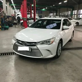 Toyota Camry 2017