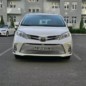 Toyota Sienna 2018