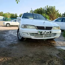 Nissan Sunny 2000