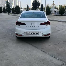 Hyundai Elantra 2019